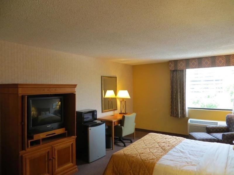Clarion Hotel Park Central Далас Екстериор снимка