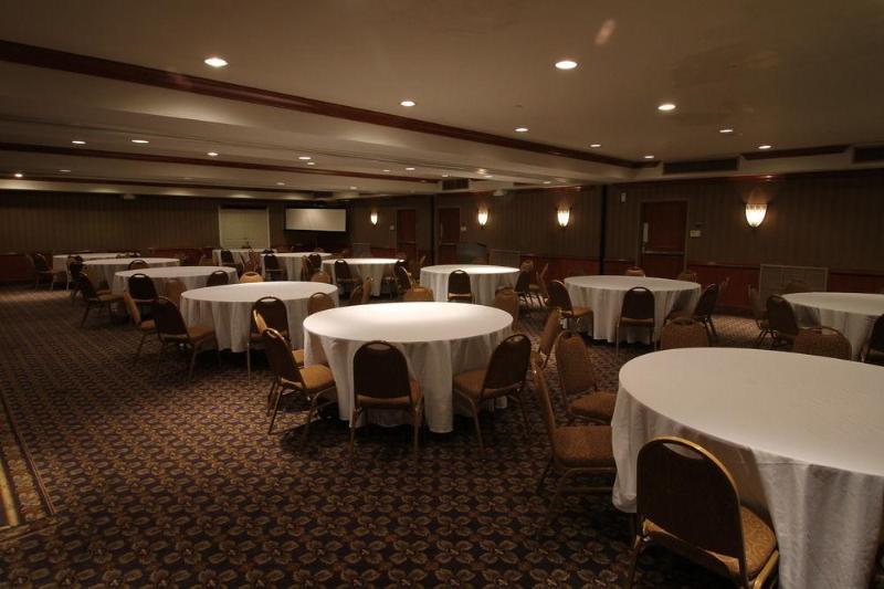 Clarion Hotel Park Central Далас Екстериор снимка